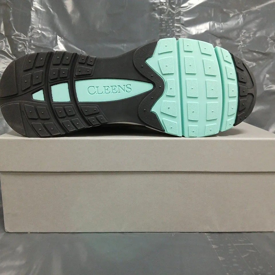 BOXED PAIR OF CLEENS AERO RUNNER SHOES IN MINT/GREY SIZE UK 11