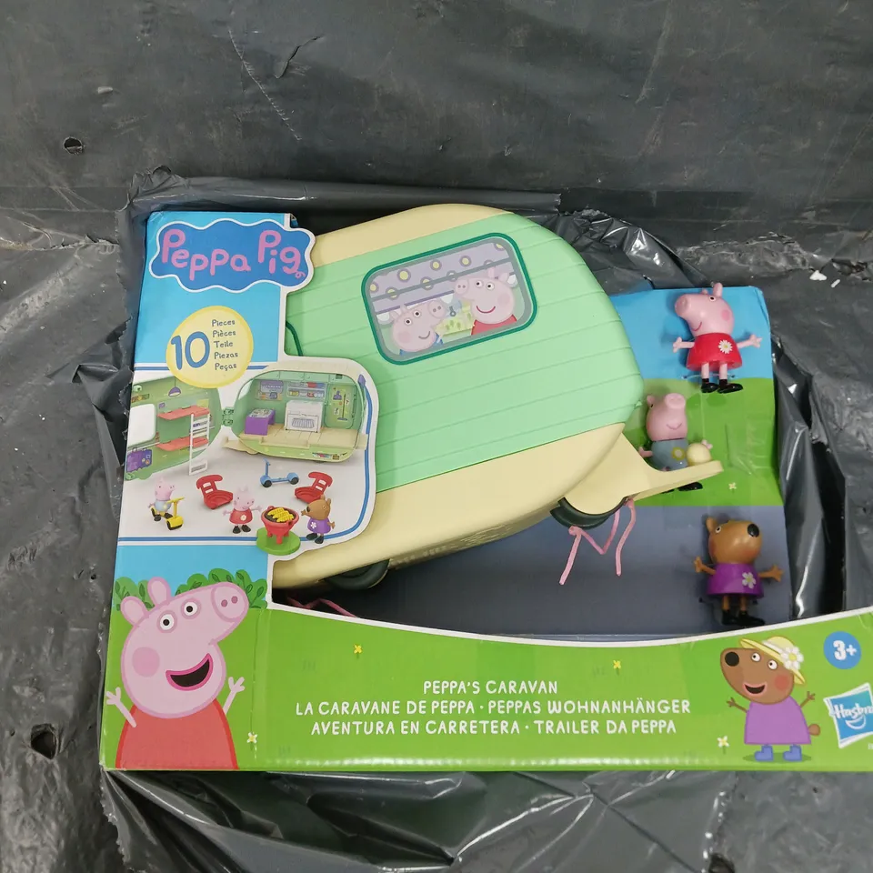 PEPA PIG FAMILY CARAVAN TOY 