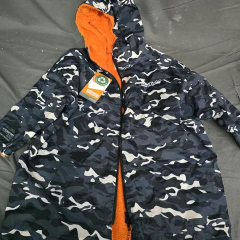 REGATTA HYDRAFORT KIDS' HOODED CAMOUFLAGE JACKET β ORANGE FLEECE LINING, 5/9 YEARS