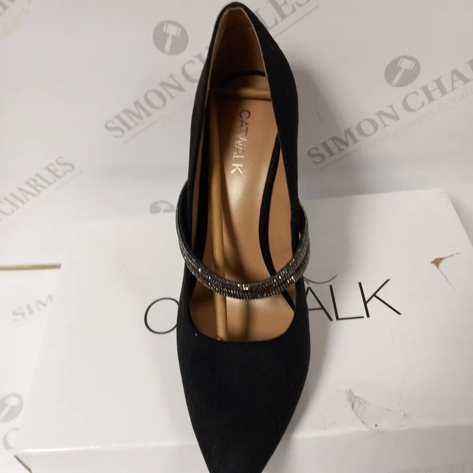 BOXED CATWALK SIZE 5.5