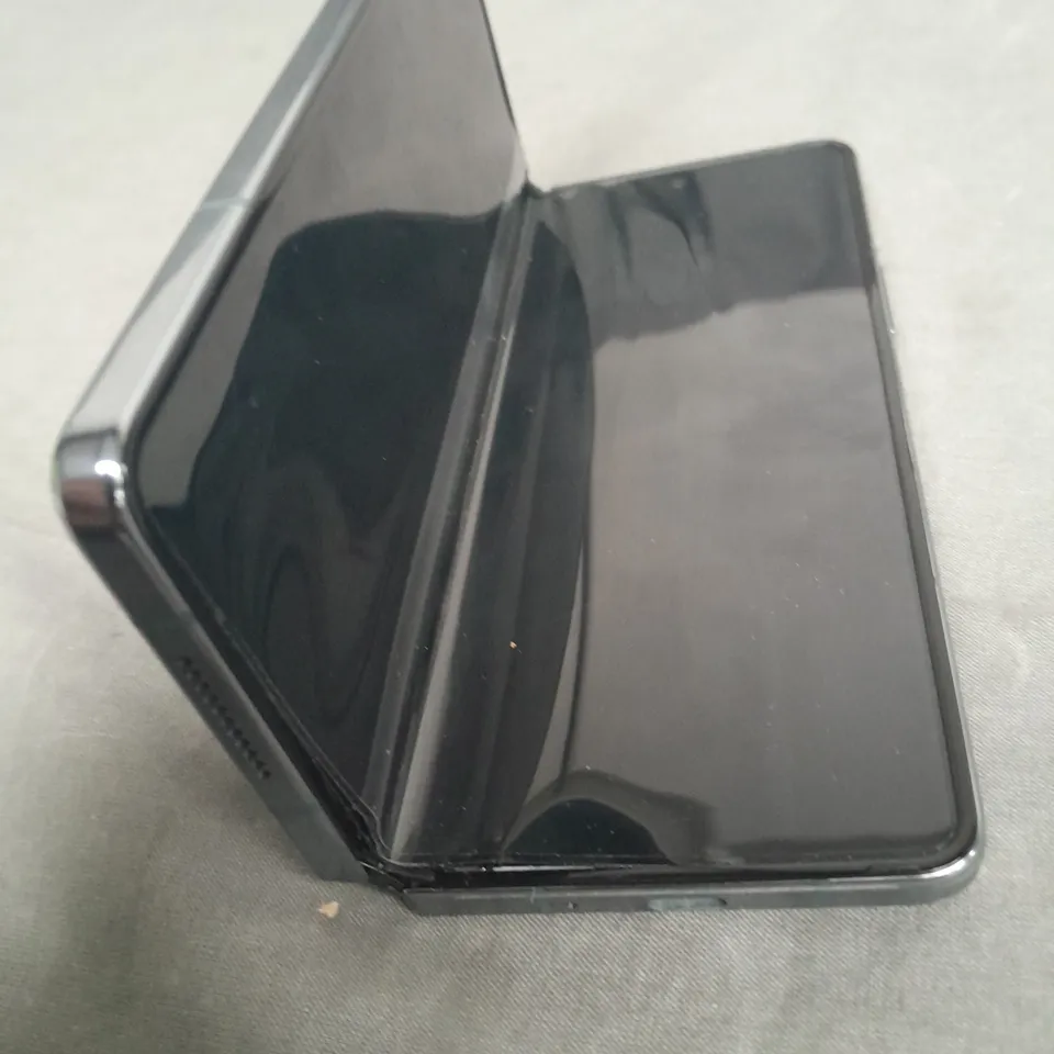 Samsung Galaxy Z Fold4 SM-F936B/DS - 256GB