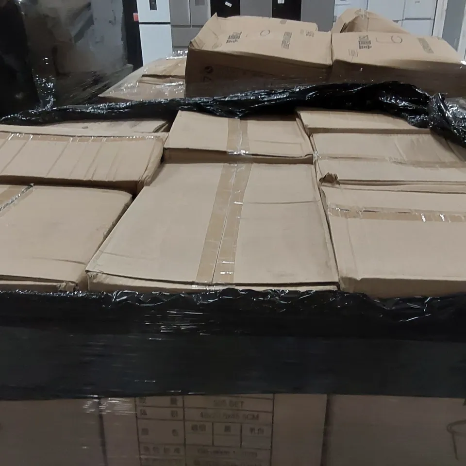 PALLET TO CONTAIN A LARGE ASSORTMENT OF SEALED FOOD CONTAINERS 