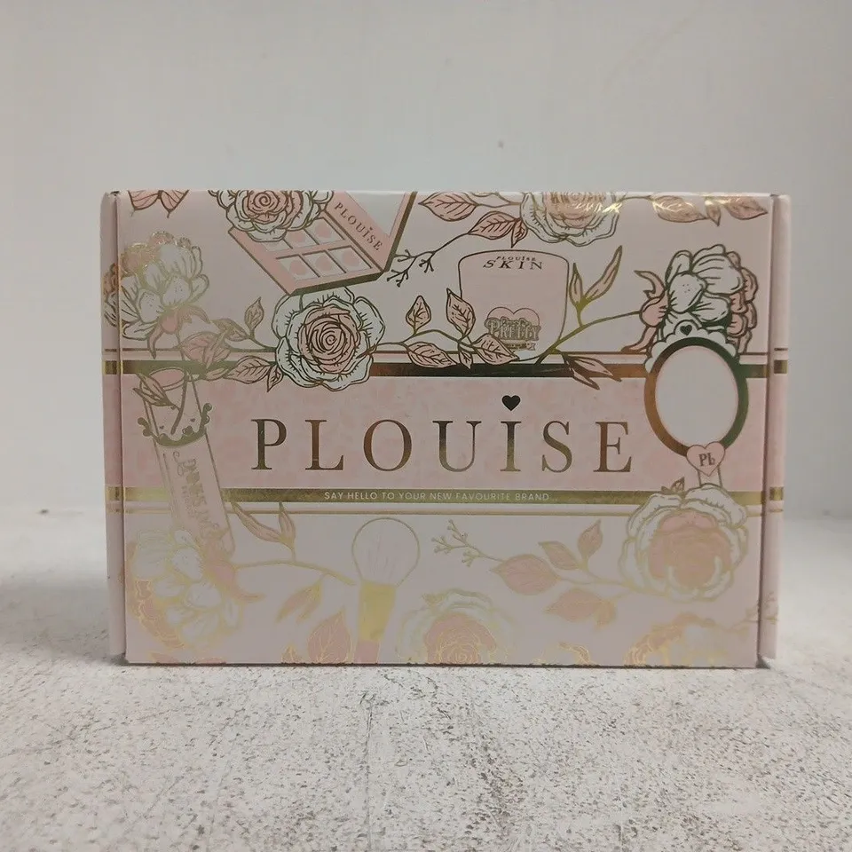 P.LOUISE MYSTERY MAKE-UP BOX