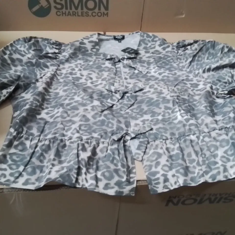 BOXED BRAND NEW APPROXIMATELY 20 SIMPLY BE BOW SMOCK TOP ANIMAL PRINT SIZE 32