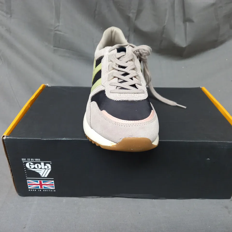BOXED PAIR OF GOLA CHICAGO SHOES IN BLACK/FEATHER GREY/LEMON UK SIZE 7