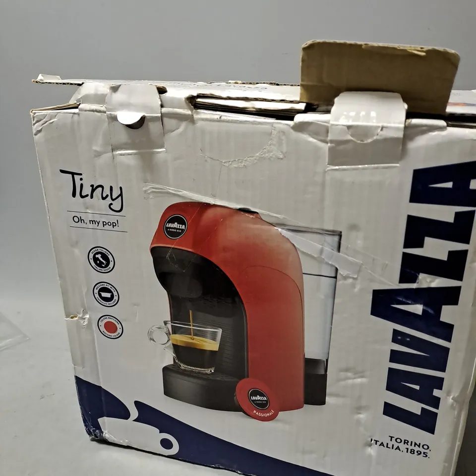 BOXED LAVAZZA TINY COFFEE MACHINE IN RED