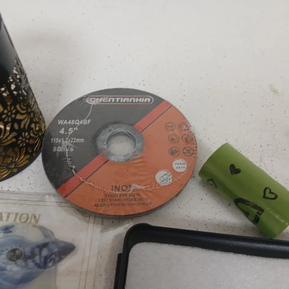 LOT OF ASSORTED HARDWARE AND TOOLS: FINDER RELAY MODULE, CABLE CUTTER, ENVELOPES AND DECORATIVE ITEMS