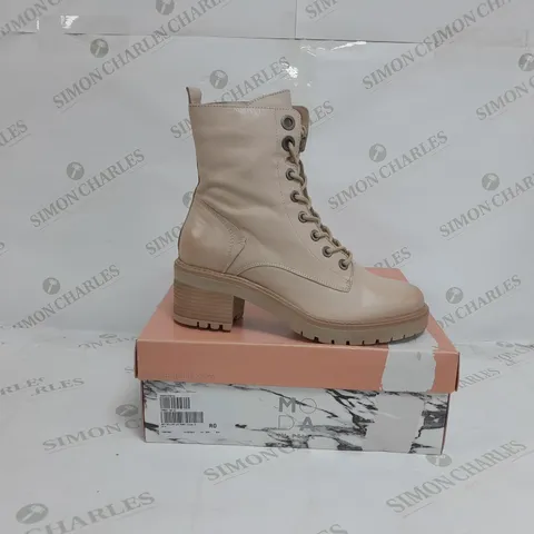 BOXED PAIR OF MODA IN PELLE BELLZIE LACE UP BOOTS IN CREAM SIZE 6