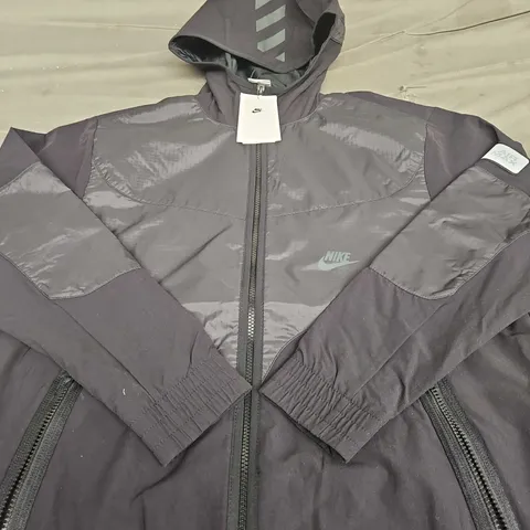 NIKE AIR MAX WOVEN JACKET - SIZE SMALL - MENS 