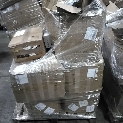 PALLET OF HOUSEHOLD ITEMS TO INCLUDE cleaning brushes, neo grip for switch 2, cat Scratching post and other assorted items...