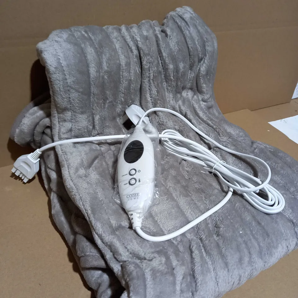  COZEE HOME HEATED PLUSH WASHABLE THROW 