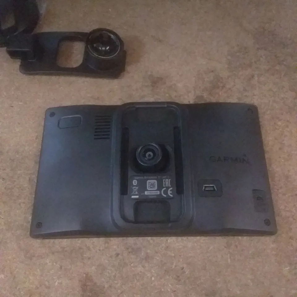 GARMIN DRIVE ASSIST 51 EUROPE LMT-S CAMERA NAVIGATOR 