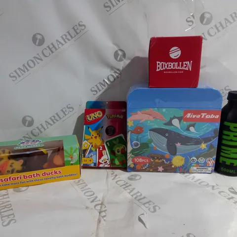 BOX OF APPROX 30 ASSORTED TOYS TO INCLUDE - UNO POKEMON - AIVA TOBA 108 PIECES - RUB A TUB TUB ECT