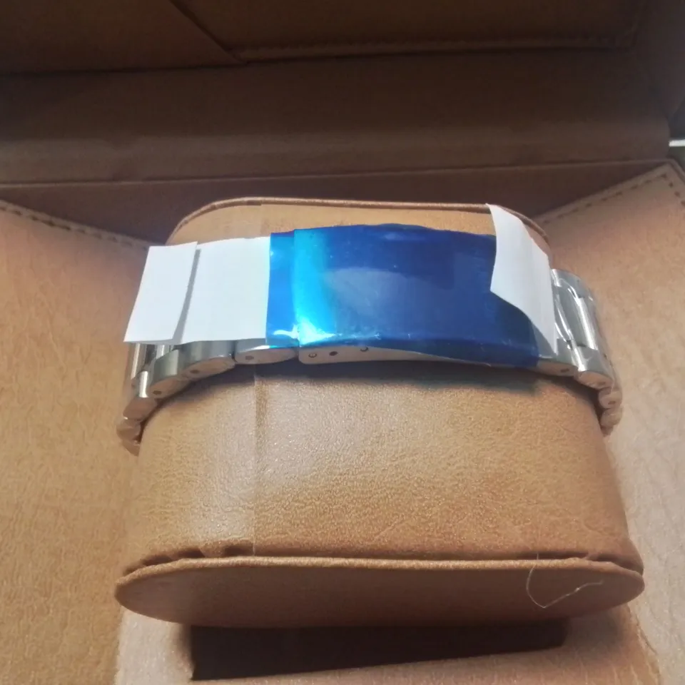 HELMA DH BLACK FACED STAINLESS STEEL GENTS WATCH WITH METAL STRAP IN WOODEN GIFT BOX