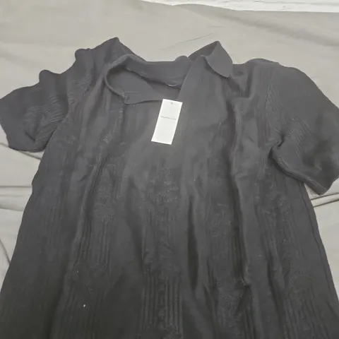 ABERCROMBIE & FITCH BLACK KNIT TOP WITH PLEATED FRONT – SIZE MEDIUM