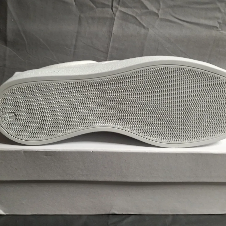  BOXED PAIR OF JUDE LLOW WHITE LEATHER TRAINERS – UK SIZE 9