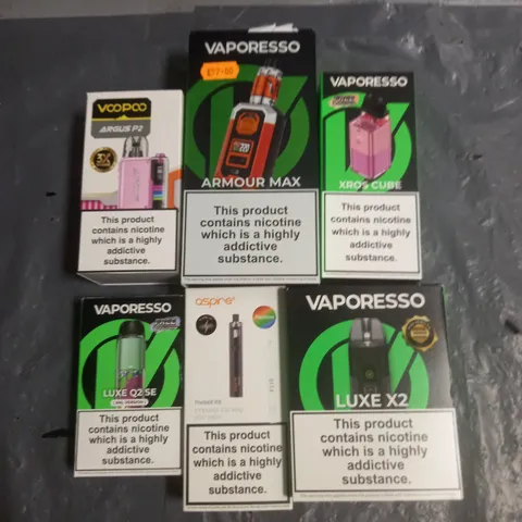 APPROXIMATELY 20 VAPES & E-CIGARETTES TO INCLUDE - VAPORESSO ARMOUR MAX - VOOPOO ARGUS P2 - VAPORESSO LUXE Q2 SE - ETC