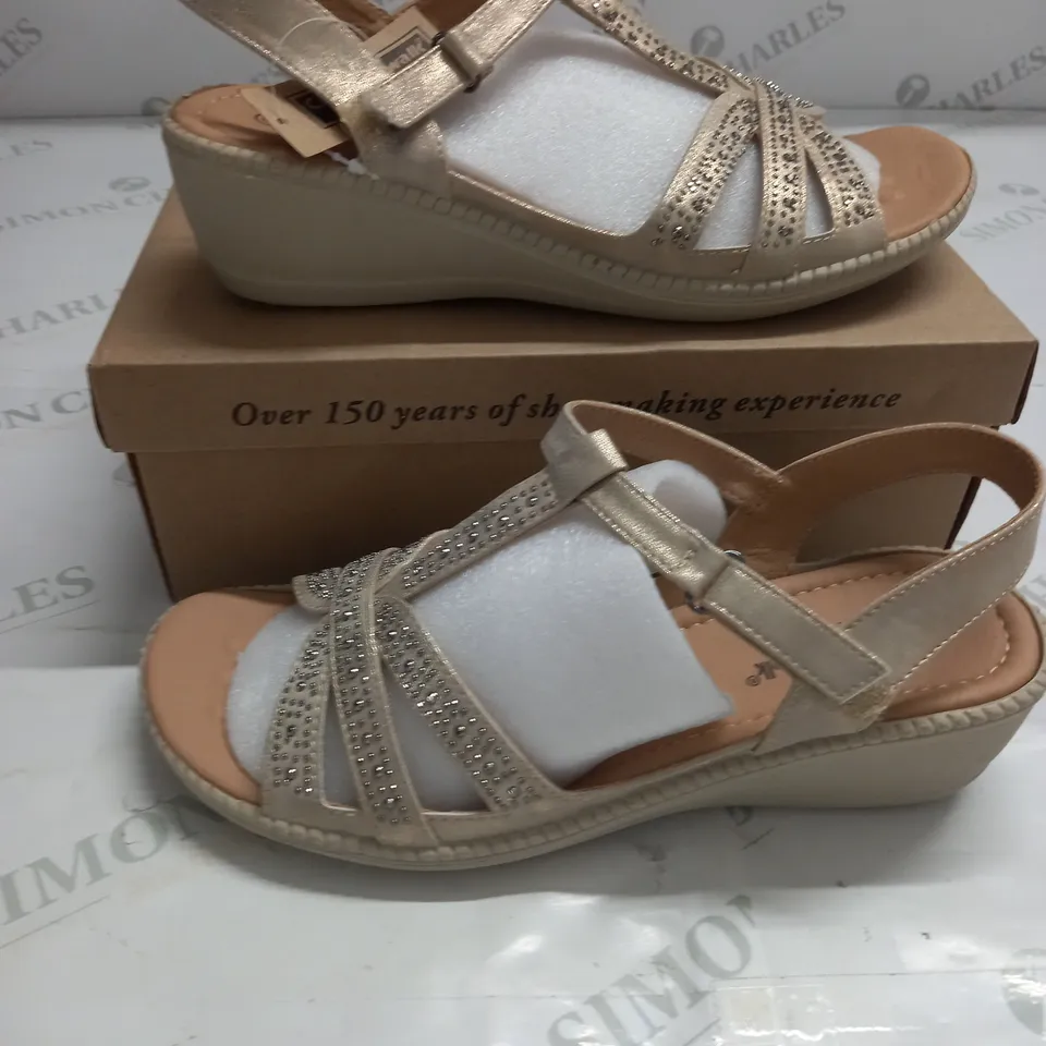 BOXED PAIR OF CUSHION WALK EMBELLISHED STRAPPY SANDALS IN CHAMPAGNE - 8