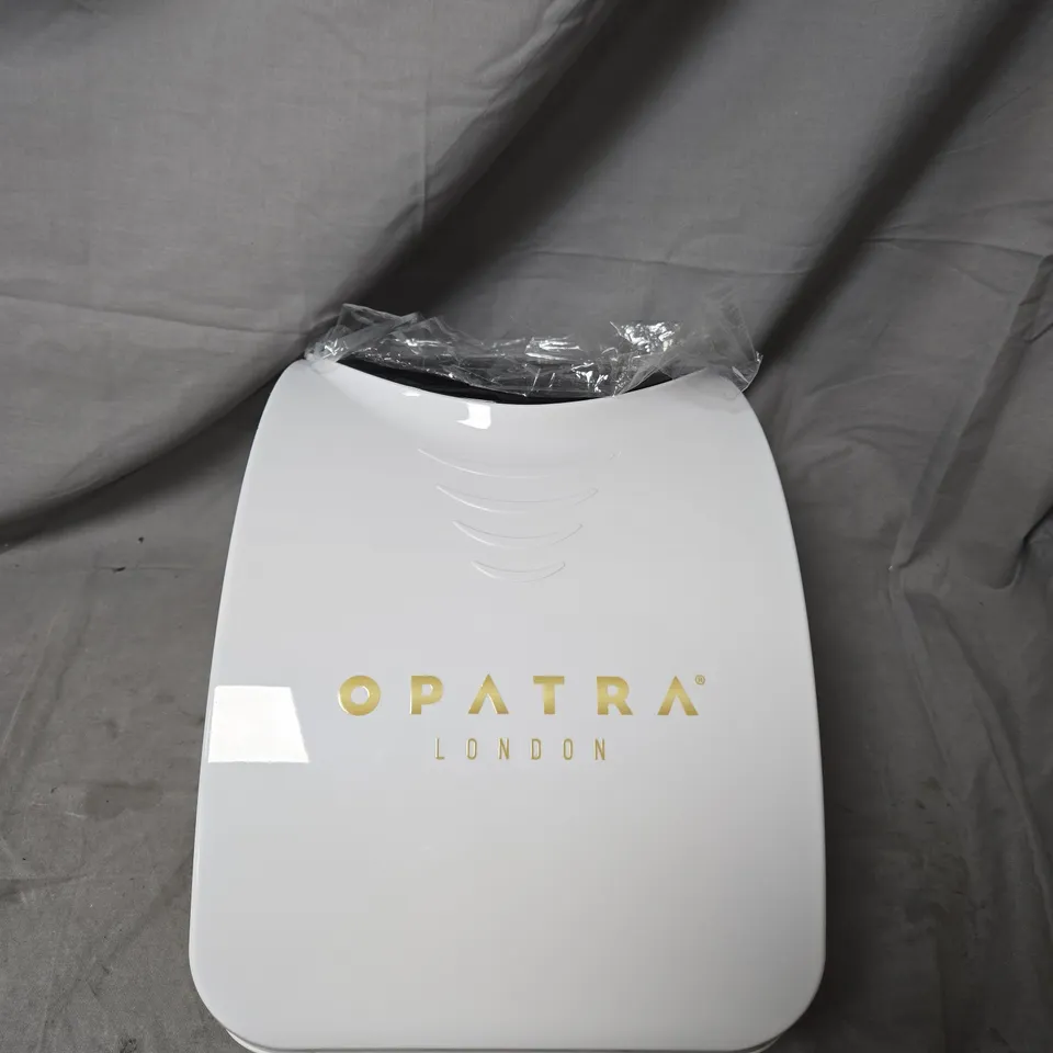 OPATRA LONDON LED FACIAL THERAPY DEVICE – WHITE