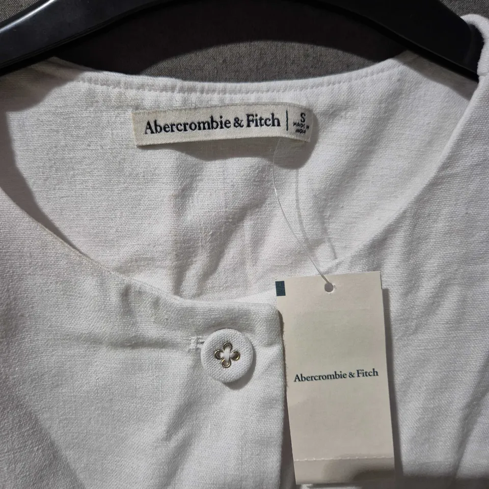 ABERCROMBIE & FITCH WOMEN'S WHITE SLEEVELESS BUTTON-FRONT TOP, SIZE S