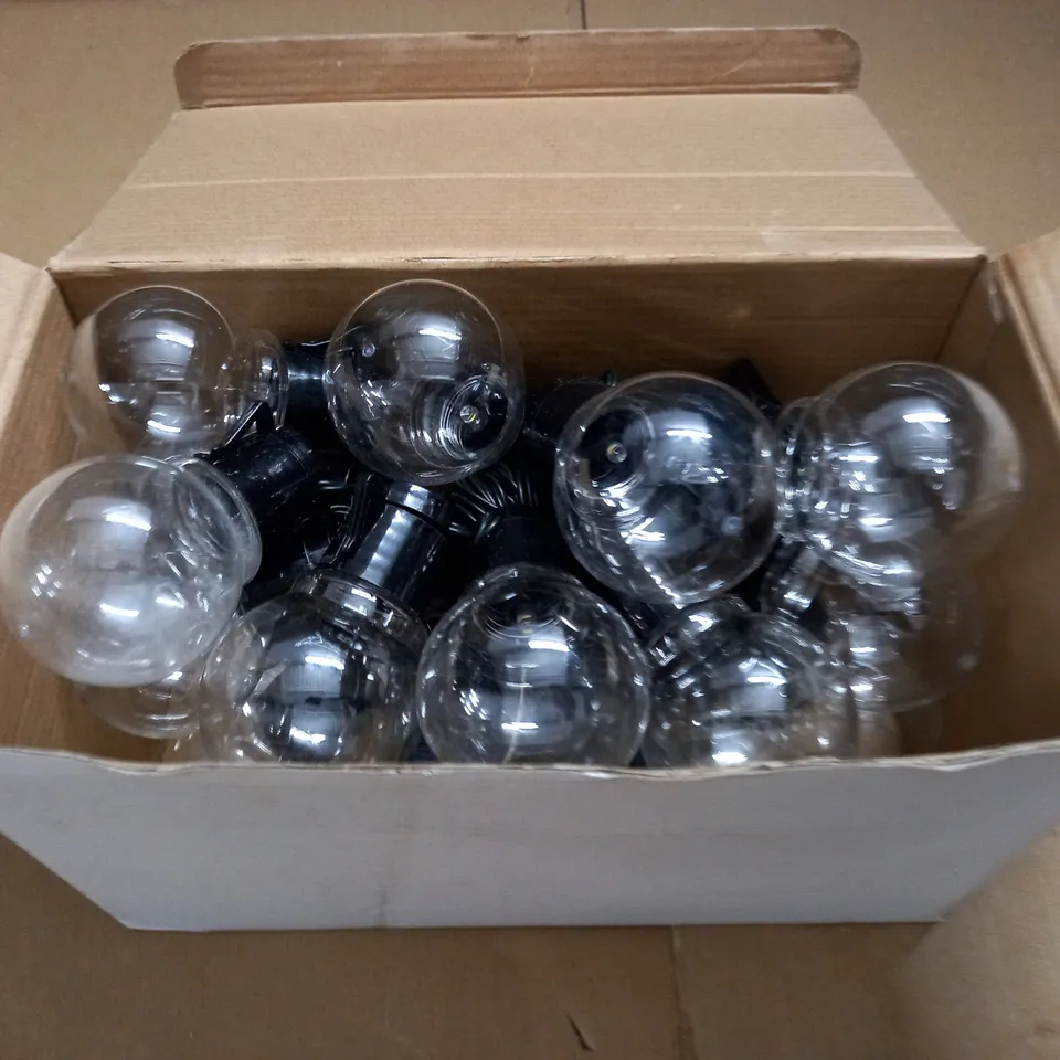 BOXED SET OF SOLAR STRING LIGHTS