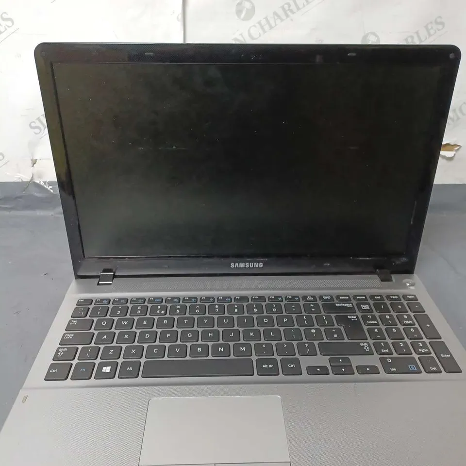 SAMSUNG 370R4E/370R4V/370R5E/3570RE/370R5V 15 INCH	I3-3110M 2.40GHZ