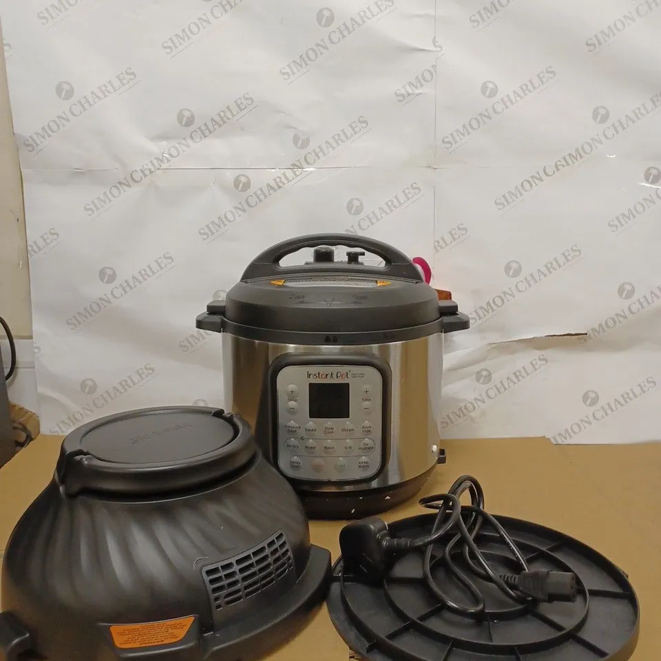 INSTANT POT DUO CRISP AIR FRYER MULTICOOKER