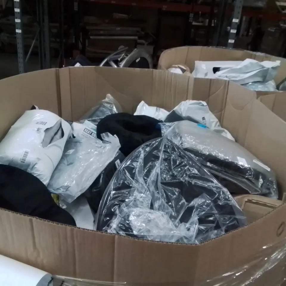 PALLET TO CONTAIN A LARGE QUANTITY OF PILLOWS
