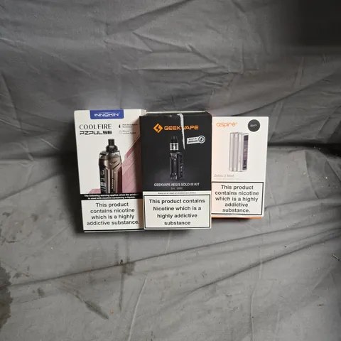 LOT OF APPROXIMATELY 20 ASSORTED VAPING ITEMS TO INCLUDE INNOKIN COOLFIRE/GEEKVAPE/ASPIRE