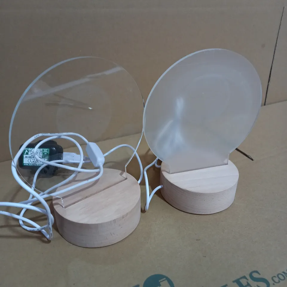 LOT OF 2 X USB PRE-LIT SCENES