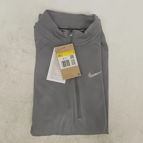 NIKE MENS MILER DRI-FIT 1/2 ZIP IN SMOKE GREY SIZE SMALL