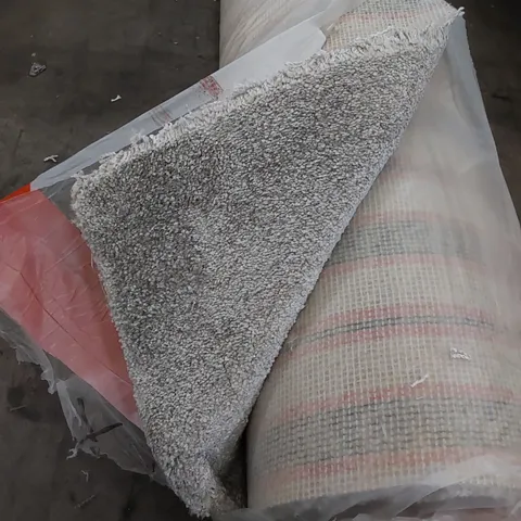 ROLL OF QUALITY SPLENDOUR GREY CARPET // SIZE: APPROXIMATELY 4 X 3.1m