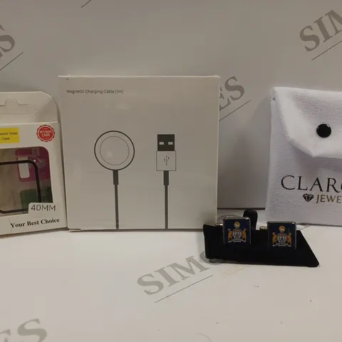 BOX OF APPROX 20 ASSORTED ITEMS TO INCLUDE A MAGNETIC CHARGING CABLE, CLARO JEWELS RING, A PROTECTIVE WATCH CASE, ETC. 