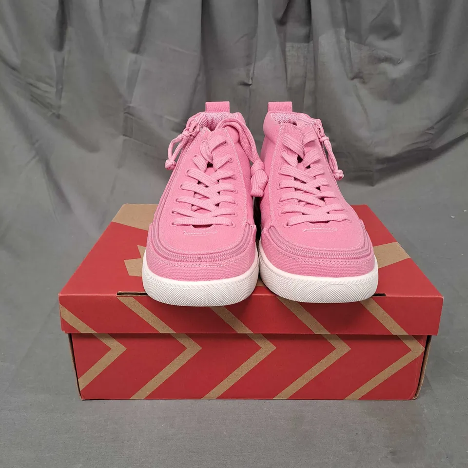 BOXED PAIR OF BILLY CLASSIC WDR HIGH TOP SHOES SIZE 3W