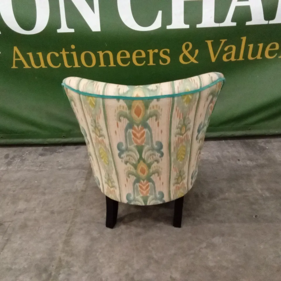 QUALITY DESIGNER SMALL RETRO FABRIC ACCENT CHAIR