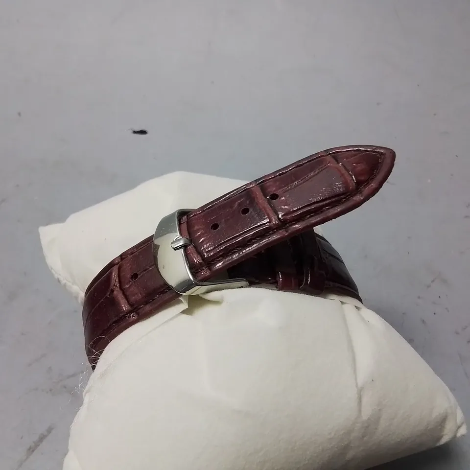 LA BANUS STAINLESS STEEL LADIES WATCH WITH LEATHER STRAP IN GIFT BOX