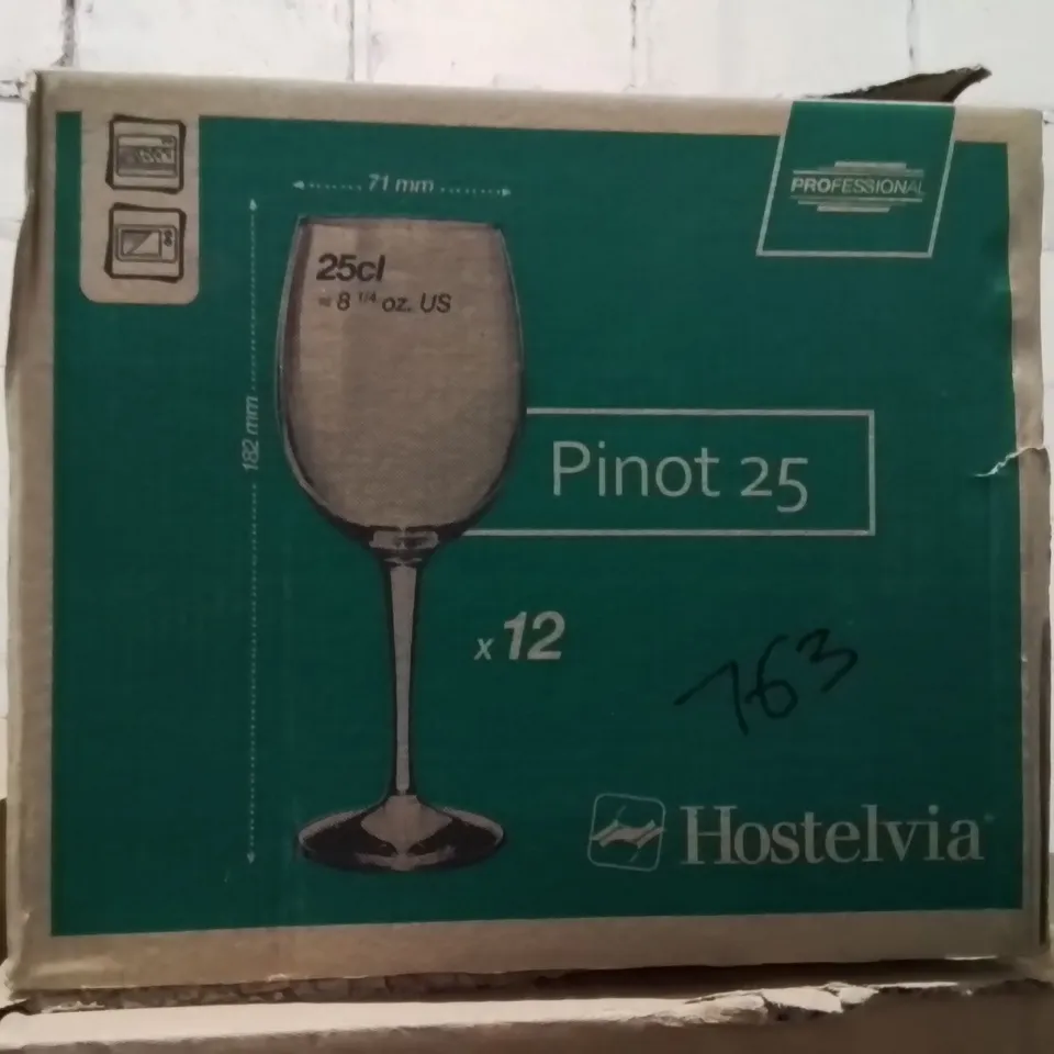 BOX CONTAINING 12 PILOT 25CL WINE GLASSES