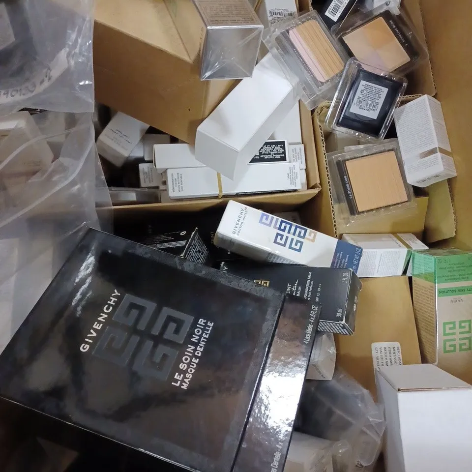 BOX OF APPROX 50 ASSORTED GIVENCHY PRODUCTS TO INCLUDE LE SOIN NOIR LACE MASKS, HEALTHY GLOW POWDER, BLANC DIVIN BRIGHTENING PURIFYING FOAM, ETC 