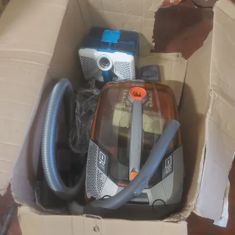 BOXED THOMAS PET & FAMILY VACUUM CLEANER 