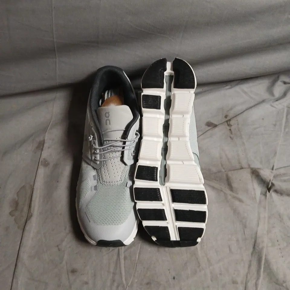 ON RUNNING SHOES – GREY/WHITE, MEN'S US 9.5 (UK 9)