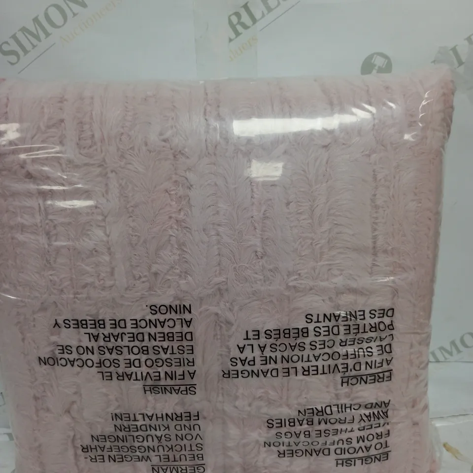 COZEE HOME FAUX FUR HEATED THROW IN PINK