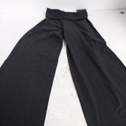 BRANDY MELVILLE  BLACK TROUSERS (UK SIZE NOT VISIBLE) – SINGLE PAIR