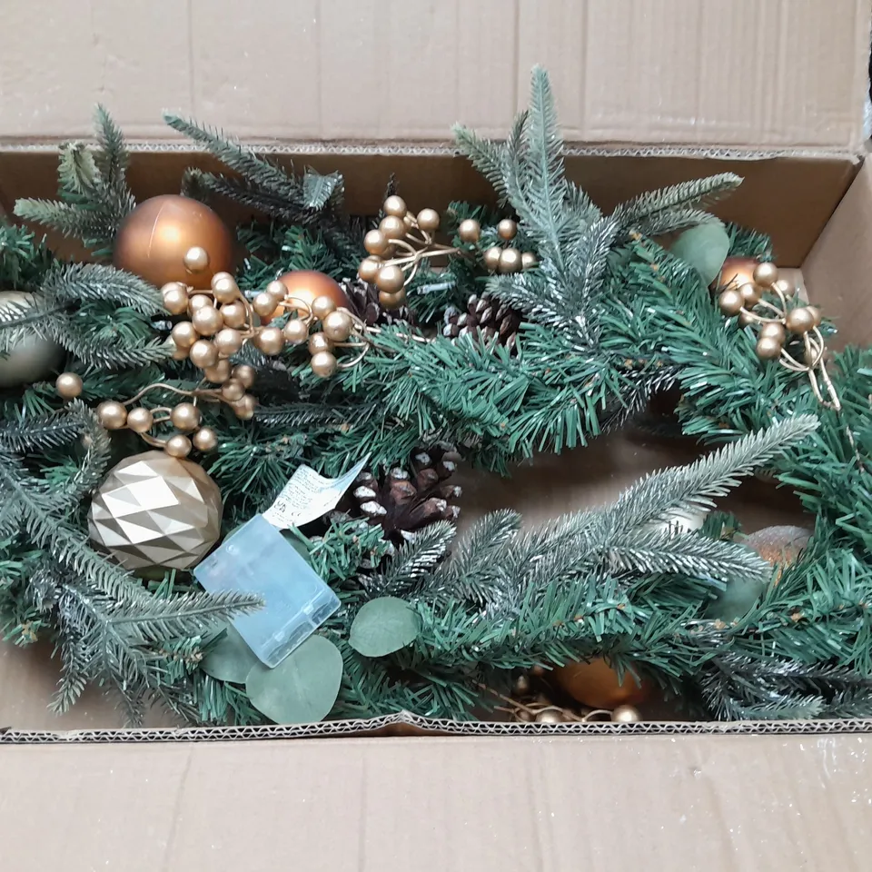 COPPER AND GOLD PRE-LIT FESTIVE WREATH RRP £39.99