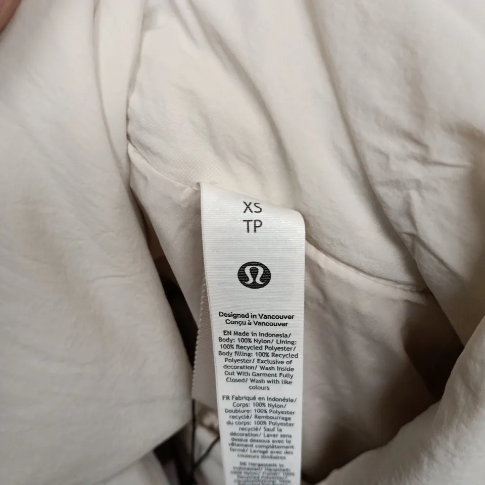 LULULEMON INSULATED OVERSIZED COLLARED JACKET – XS, CREAM/WHITE (UK XS)