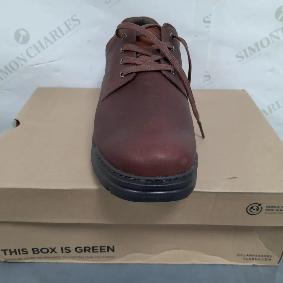 BOXED PAIR OF CLARKS LACE UP SHOE IN BROWN UK SIZE 11