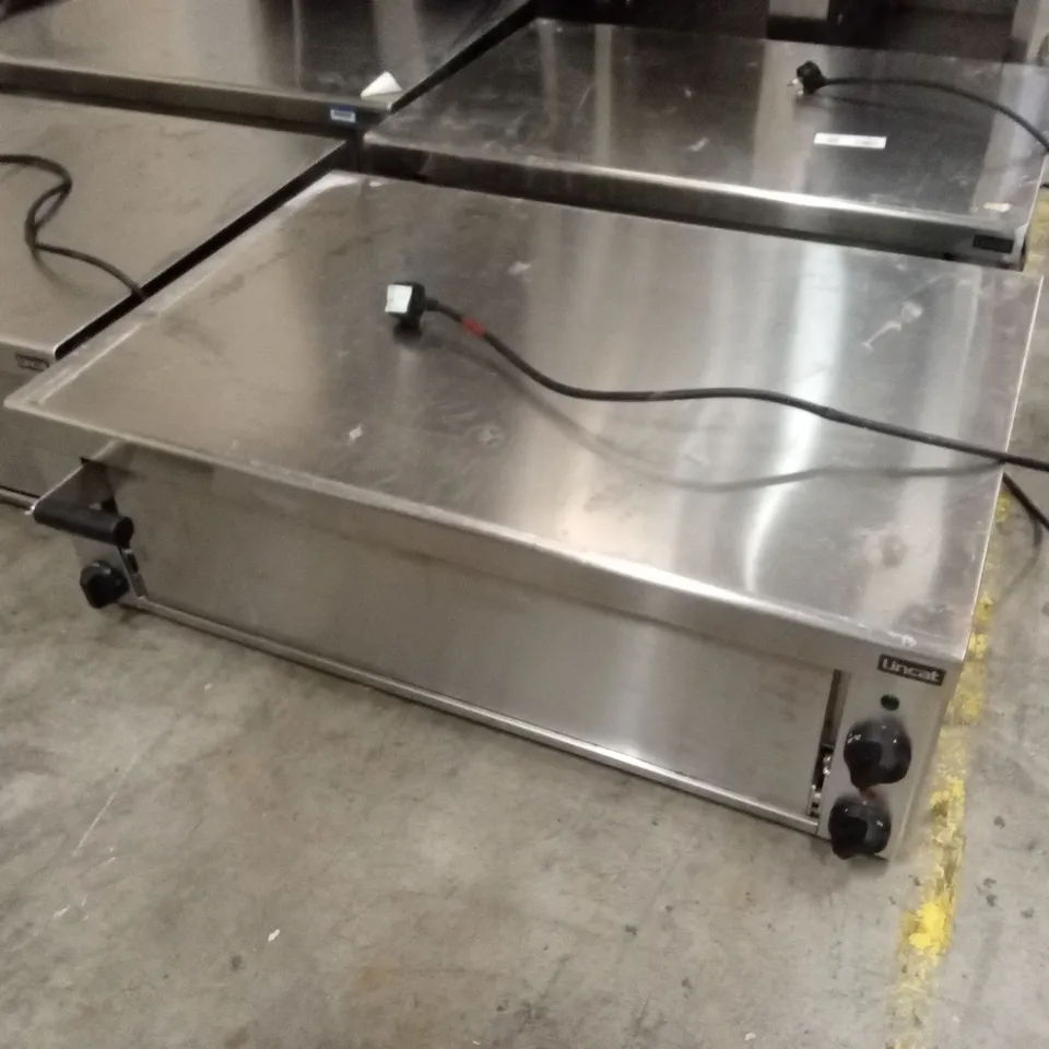 LINCAT PO69X COMMERCIAL SINGLE PIZZA OVEN