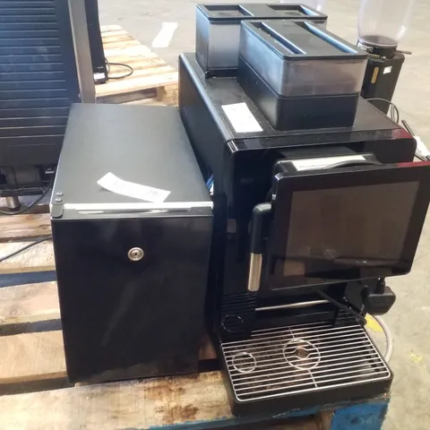 FRANKE A300 COMMERCIAL BEAN TO CUP COFFEE MACHINE WITH W4 MILK COOLING UNIT