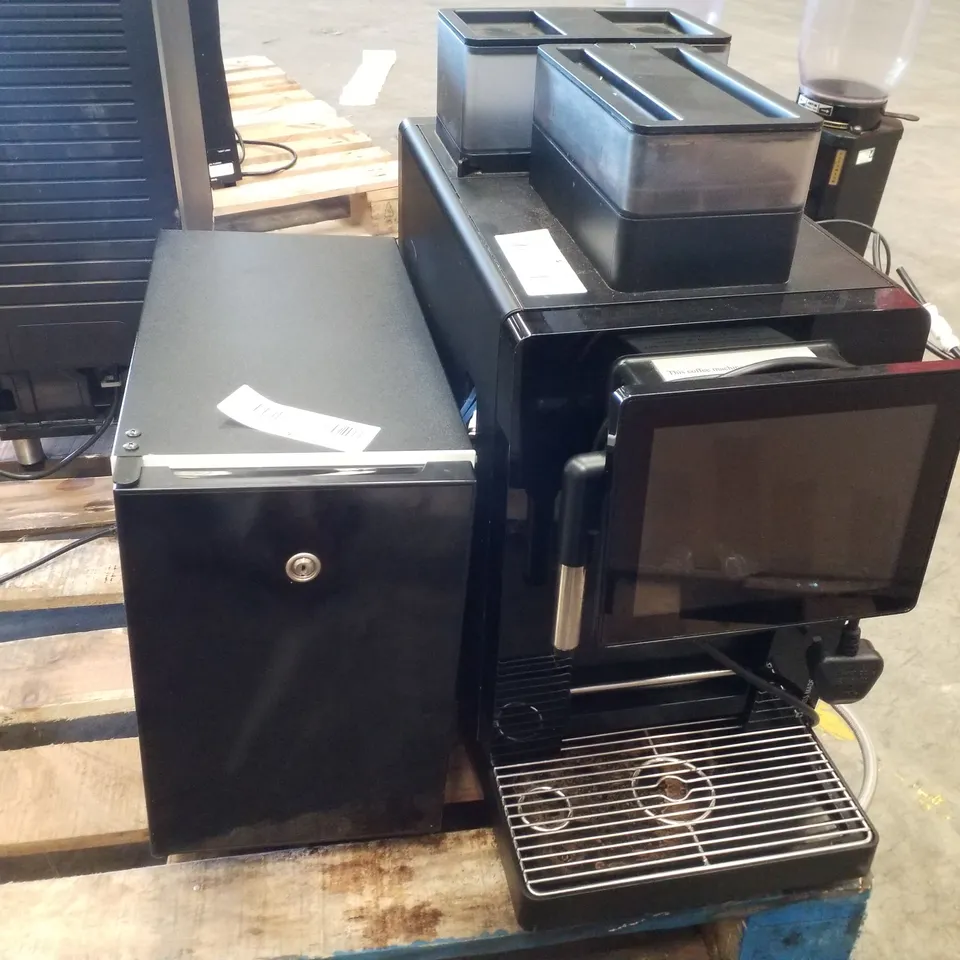 FRANKE A300 COMMERCIAL BEAN TO CUP COFFEE MACHINE WITH W4 MILK COOLING UNIT