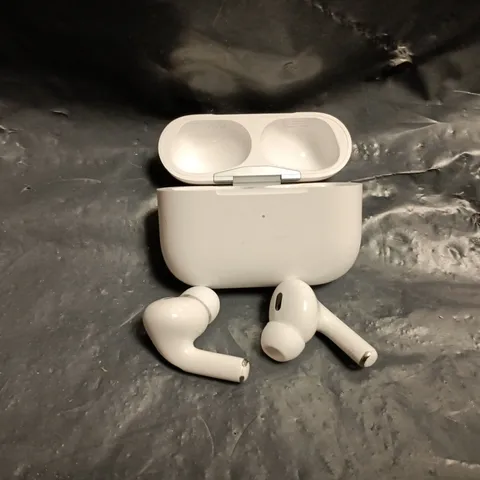 APPLE AIRPODS - MODEL UNSPECIFIED