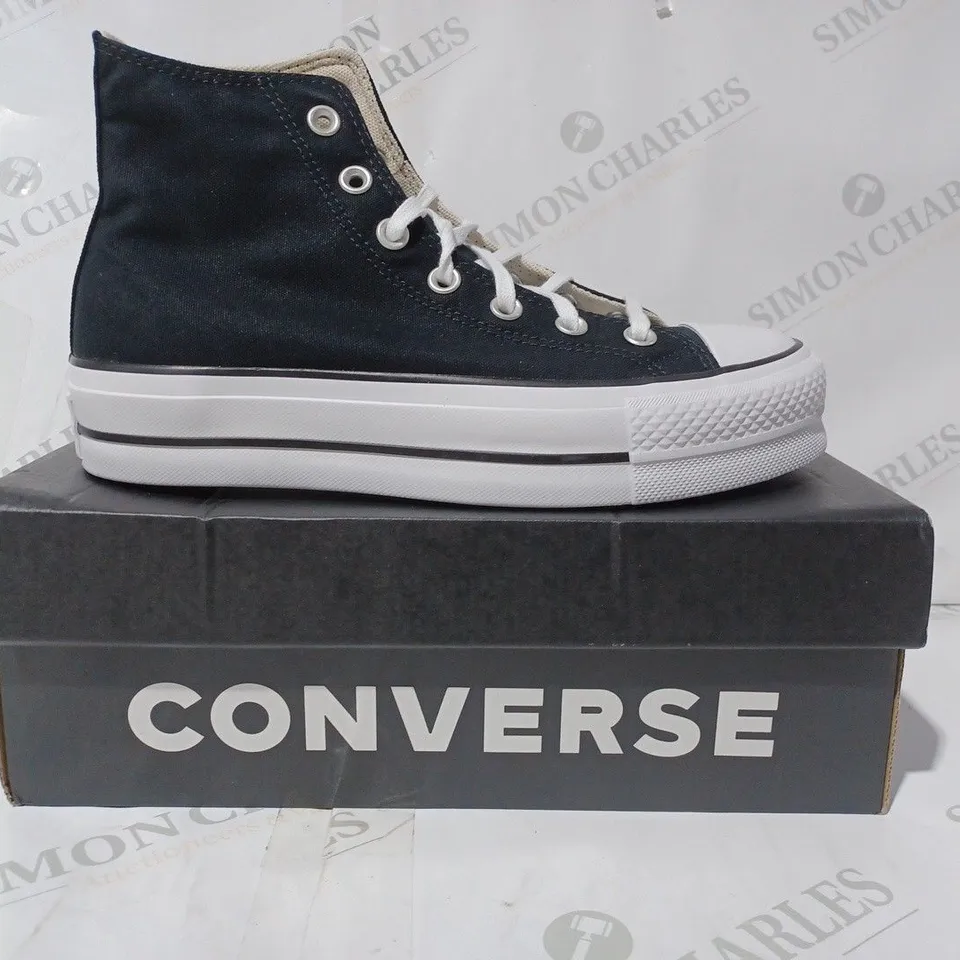 BOXED PAIR OF CONVERSE CANVAS SHOES IN BLACK UK SIZE 6.5